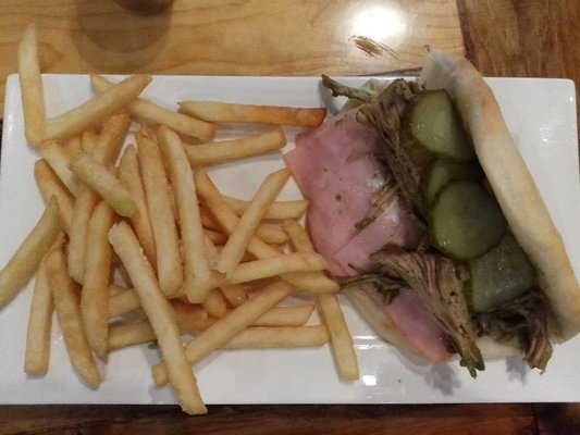 Bodega Kitchen & Cocktails by null