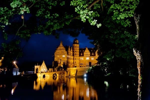 Schloss Hämelschenburg by null