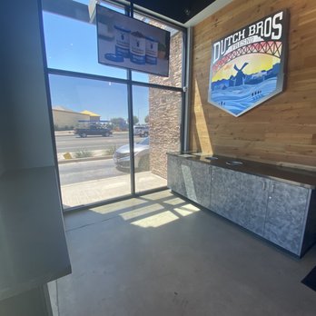 Dutch Bros Coffee - Lobby - Juice Bars & Smoothies Near Me - Fresno, California