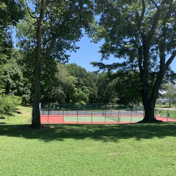 Endicott Park - Tennis and basketball courses - Disc Golf Near Me - Saint Louis, Missouri