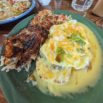 MartAnne's - Huevos Benedicto - Breakfast & Brunch Near Me - Flagstaff, Arizona