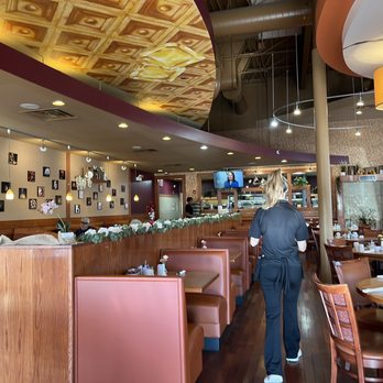 Butter Hills Pancake House - Interior - Breakfast & Brunch Near Me - Northbrook, Illinois