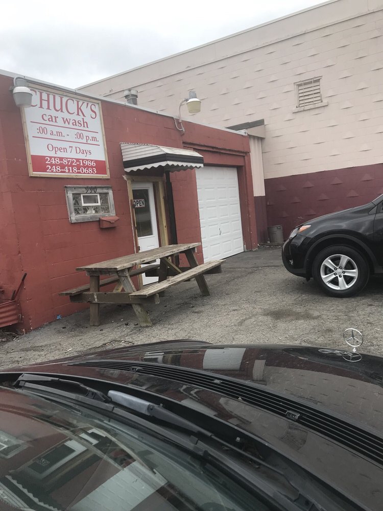 CHUCKS CAR WASH Updated August 2024 990 University Dr, Pontiac