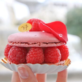 Pierre Hermé - The famous Ispahan photo by http://www.farfelue.com/ - Chocolatiers & Shops Near Me - Paris, 75