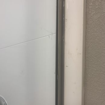 Motel 6 - Dirt on shower wall - Hotels Near Me - San Diego, California