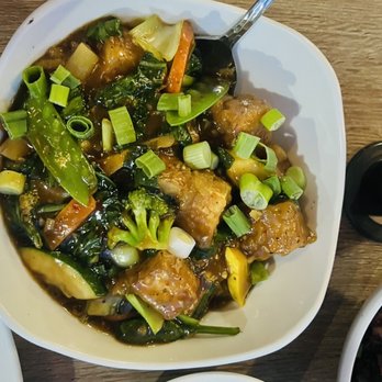 Sizzlin Stirfry Asian Bistro - Vegetables in Stirfry Sauce (Choose your Protein) - Asian Fusion Near Me - Raleigh, North Carolina