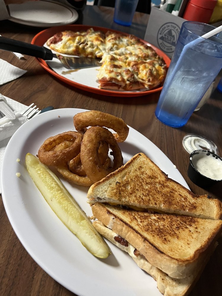 OASIS BAR & GRILL Updated September 2024 123 Main St, Dexter, Minnesota Dive Bars