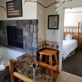 Fireside Lodge - Room with a view of the lake and porch with a cool light Breeze - Hotels Near Me - Big Bear Lake, California Fireside Lodge - Room with a view of the lake and porch with a cool light Breeze - Hotels Near Me - Big Bear Lake, California