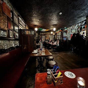 The Brazen Head - Pubs Near Me - Dublin, D