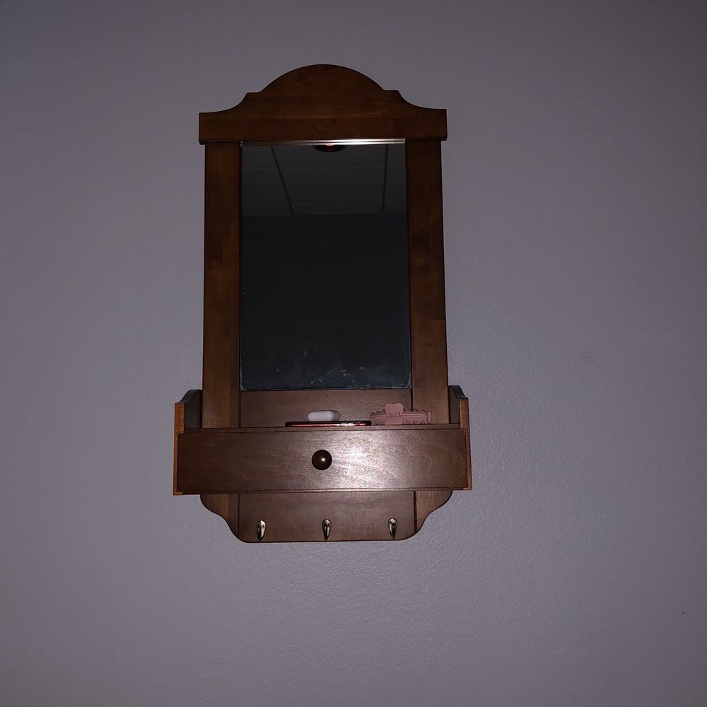 Siena Neck and Back - Mirror and belonging placement - Chiropractors Near Me - Henderson, Nevada Siena Neck and Back - Mirror and belonging placement - Chiropractors Near Me - Henderson, Nevada