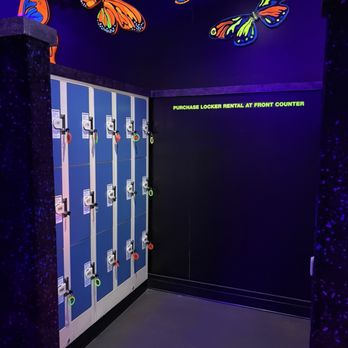 Putting Edge - Lockers available if needed! - Mini Golf Near Me - Woodbridge, Ontario