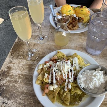 Fratelli Cafe - Champagne Bruch - Coffee & Tea Near Me - Los Angeles, California Fratelli Cafe - Champagne Bruch - Coffee & Tea Near Me - Los Angeles, California