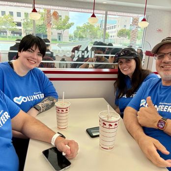 In-N-Out Burger - Table - Burgers Near Me - Orange, California In-N-Out Burger - Table - Burgers Near Me - Orange, California