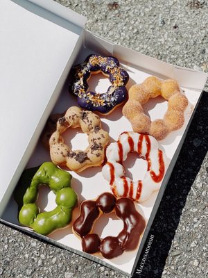 Hookt Doughnuts Catering by null