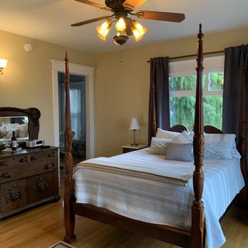 Branch Colonial House Bed And Breakfast 19 Photos Bed Breakfast 2420 N 21st St Tacoma Wa Phone Number