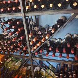 Two Tony's Restaurant - Great wine selection