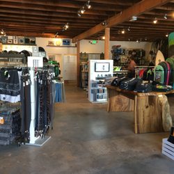 Freeline Surf Shop - Showroom