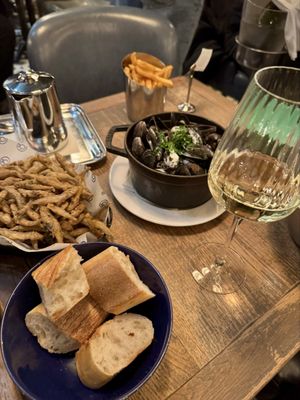 Huguette, Bistro de la mer by null