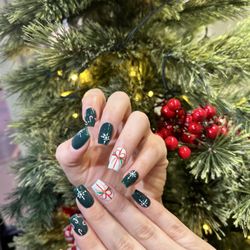 Bella Nora Nail & Spa - Christmas nails