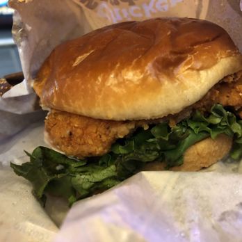 Jollibee - Tasted like a healthy-ish high quality chicken sandwich - Fast Food Near Me - New York, New York Jollibee - Tasted like a healthy-ish high quality chicken sandwich - Fast Food Near Me - New York, New York