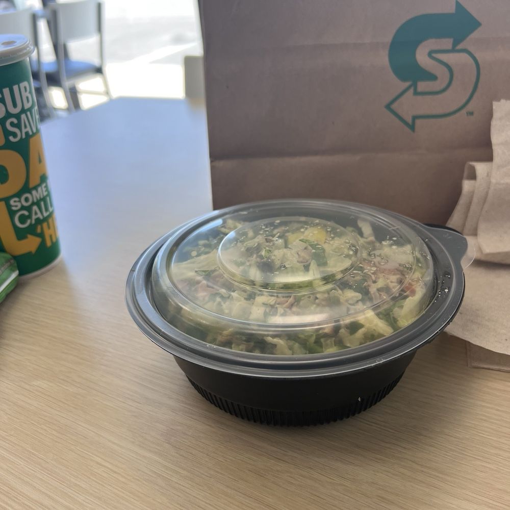 Subway - salad - Sandwiches Near Me - Franklin, Tennessee
