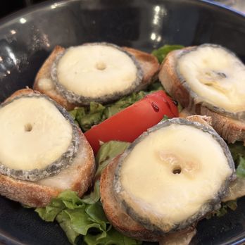 La Civette - Goat cheese chevre - Bars Near Me - Chartres, 28