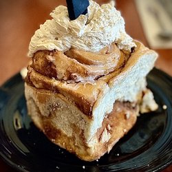 Los Gatos Cafe Uptown - Cinnamon roll