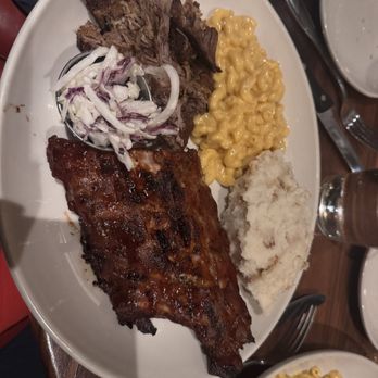 Wood Ranch Manhattan Beach - BBQ Combo - 5 baby back ribs, Carolina Pulled Pork, mashed potatoes, and Mac & Cheese - American Near Me - Manhattan Beach, California Wood Ranch Manhattan Beach - BBQ Combo - 5 baby back ribs, Carolina Pulled Pork, mashed potatoes, and Mac & Cheese - American Near Me - Manhattan Beach, California