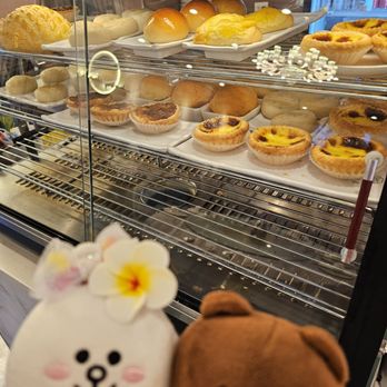 Heji Restaurant - Display case - Chinese Near Me - Kent, Washington