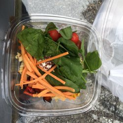 Entre Sabores Bistró - Mi ensalada preferida del mundo. $60 septiembre 2016 (la foto no le hace justicia)