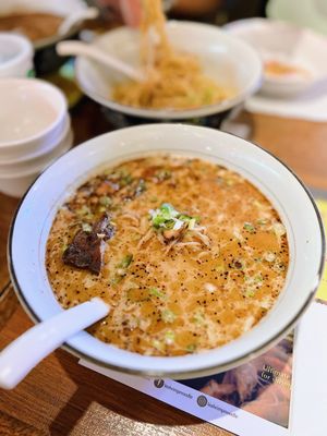Le Shrimp Noodle Bar (South Coast Plaza) by null