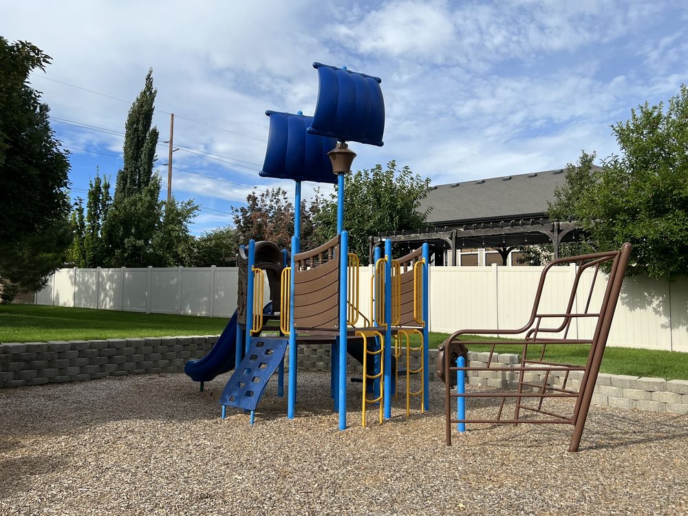 Lucas Dell Park Logo