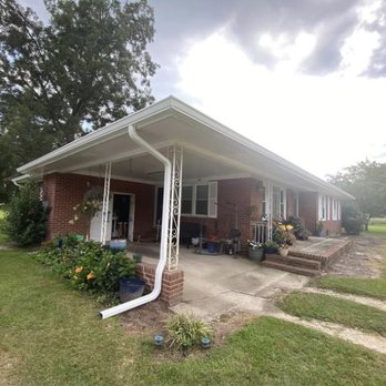 Bennett Seamless Gutters - Gutter Services Near Me