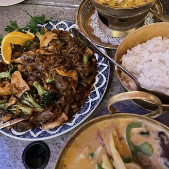 Nicky's Thai Kitchen - Phad See Eaw - Thai Near Me - Pittsburgh, Pennsylvania Nicky's Thai Kitchen - Phad See Eaw - Thai Near Me - Pittsburgh, Pennsylvania