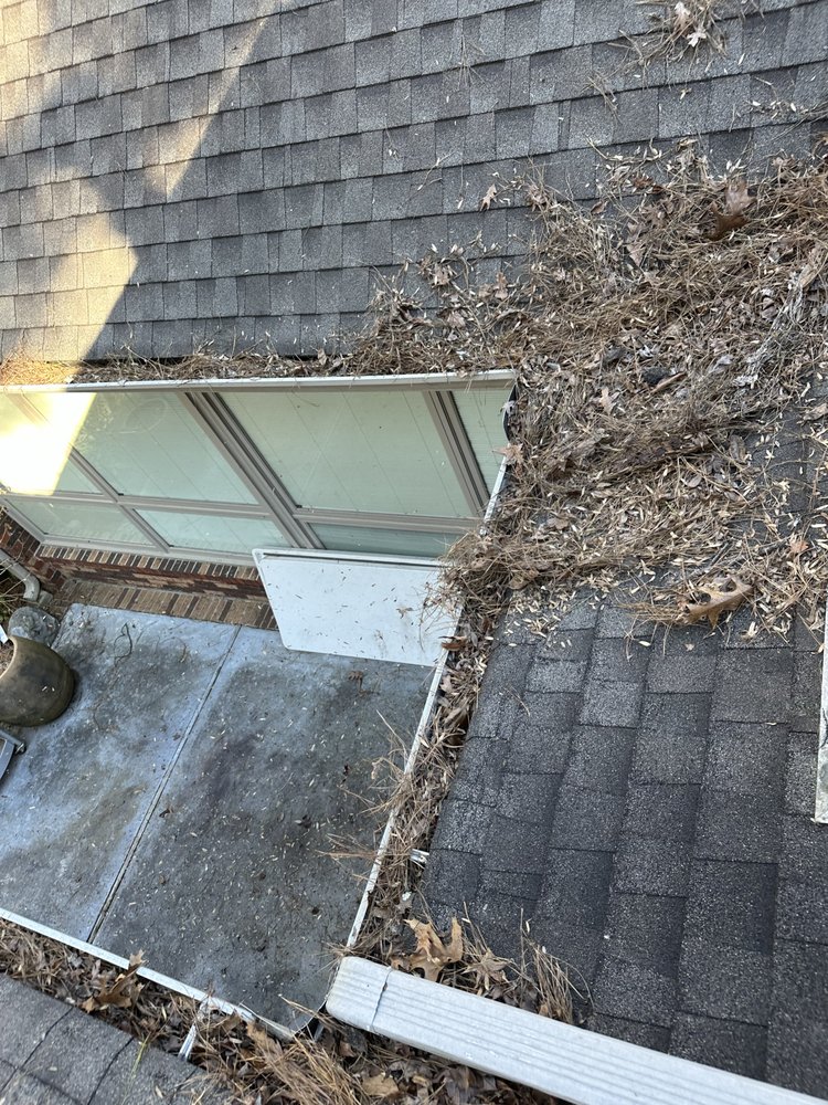 Slide of Ale’s Roofing