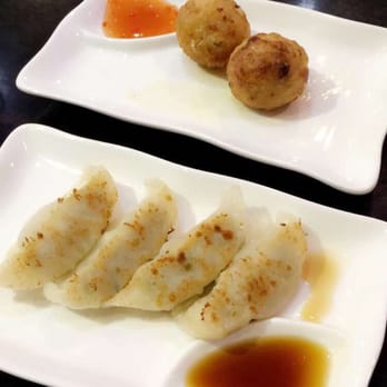 Sushi Para - AYCE appetizers pork goyza and tako yaki - Japanese Near Me - New York, New York