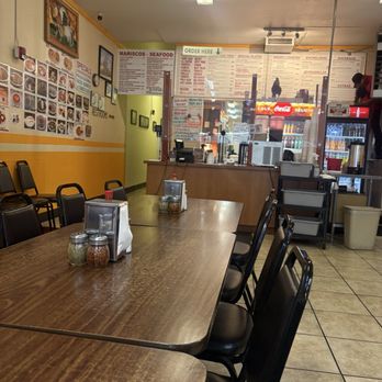 Los Gallos Taqueria - The restaurant - Mexican Near Me - Reno, Nevada