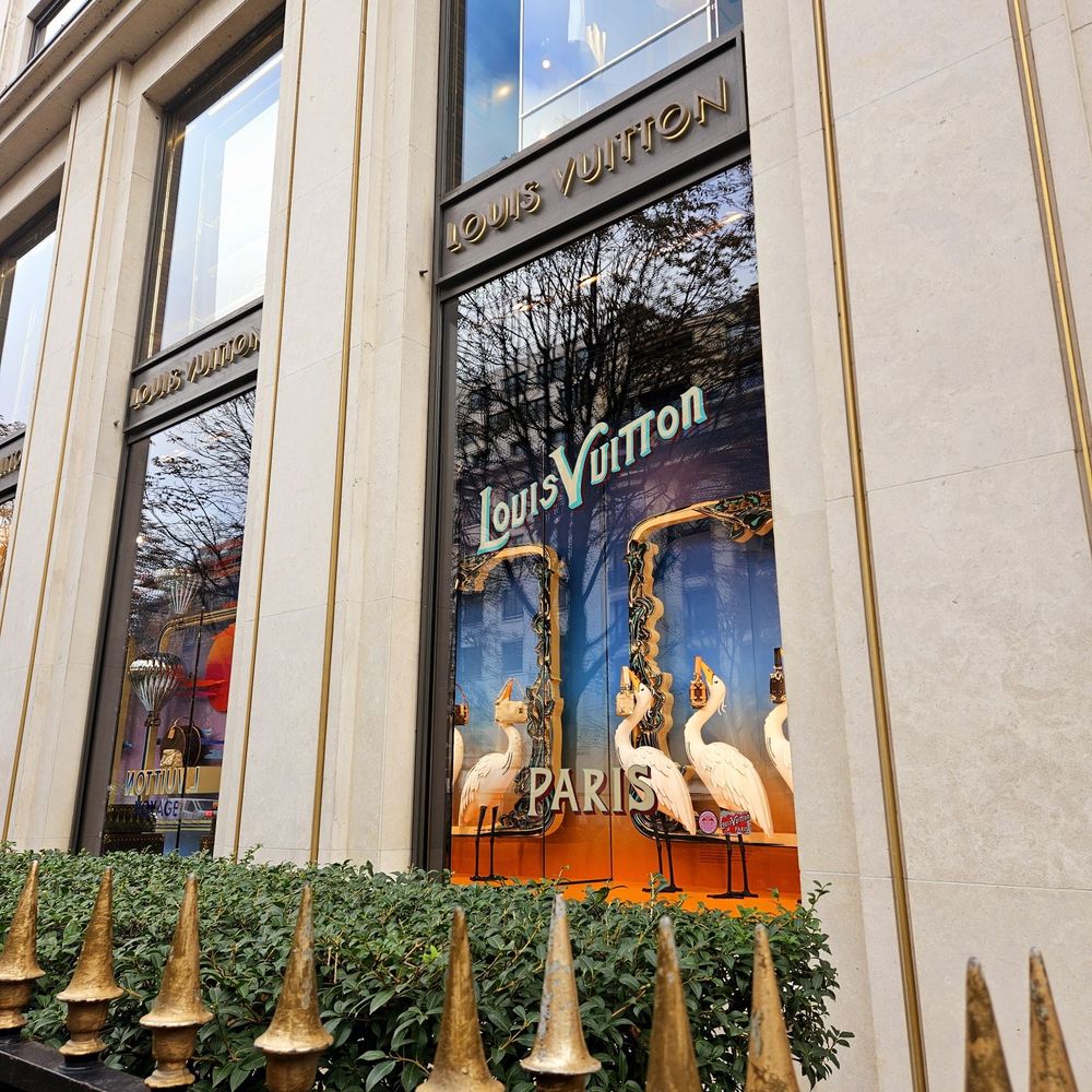 Louis Vuitton - Leather Goods Near Me - Paris, 75 Louis Vuitton - Leather Goods Near Me - Paris, 75