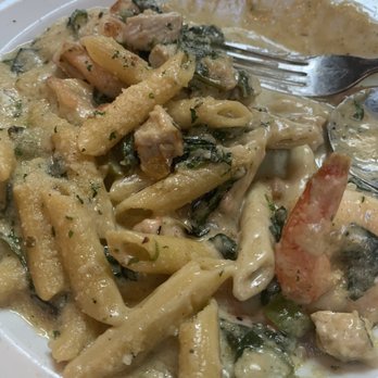 Red Barrel Restaurant - Pasta with shrimp, chicken, asparagus, spinach and Alfredo sauce. - American Near Me - Chicago, Illinois