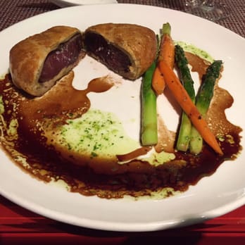 Stage Restaurant - Beef Wellington - New American Near Me - Honolulu, Hawaii Stage Restaurant - Beef Wellington - New American Near Me - Honolulu, Hawaii