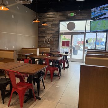 District 9 Kitchen - Ver clean and modern retro style - Noodles Near Me - Anaheim, California District 9 Kitchen - Ver clean and modern retro style - Noodles Near Me - Anaheim, California