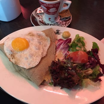 Café de Luna - Crêpe and chamomile tea for breakfast - Cafes Near Me - Paris, 75 Café de Luna - Crêpe and chamomile tea for breakfast - Cafes Near Me - Paris, 75