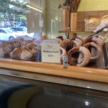 Fendu Boulangerie - Fresh croissants. Prices have gone up by maybe 10 cents? Nov 2020 - Bakeries Near Me - Honolulu, Hawaii