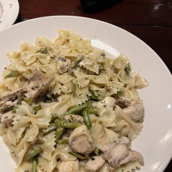 Bahama Breeze - Jerk Chicken Pasta as you can see that's mainly mushrooms and there wasn't any jerk taste to it at all! - Seafood Near Me - Cherry Hill, New Jersey