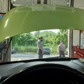 Valvoline Instant Oil Change - Oil Change Stations Near Me - Plainville, Connecticut