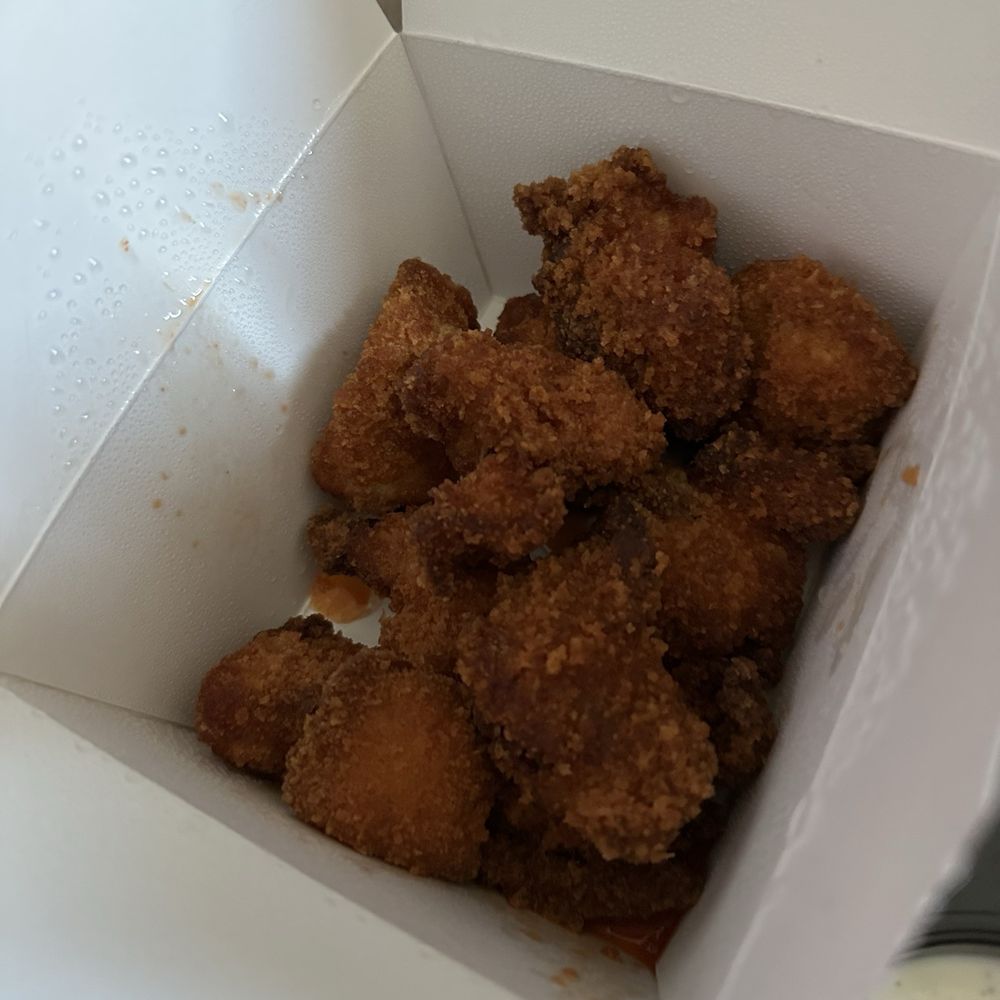 Emmy Squared Pizza - The Gulch - Chicken Crunchers - Pizza Near Me - Nashville, Tennessee