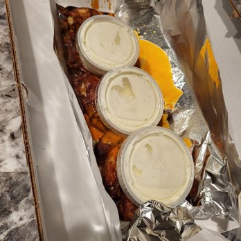 Pizza World - Hot wings w ranch on top of the wings - Pizza Near Me - Creve Coeur, Missouri Pizza World - Hot wings w ranch on top of the wings - Pizza Near Me - Creve Coeur, Missouri