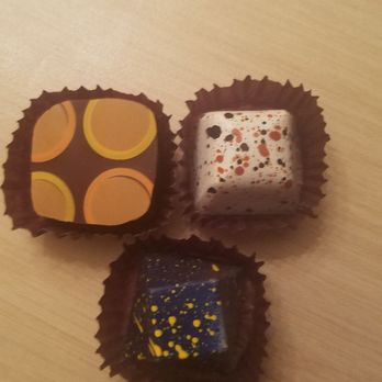 William Dean Chocolates - Dulce de Leche, Cappuccino and Earl Grey candies - Chocolatiers & Shops Near Me - Belleair Bluffs, Florida William Dean Chocolates - Dulce de Leche, Cappuccino and Earl Grey candies - Chocolatiers & Shops Near Me - Belleair Bluffs, Florida