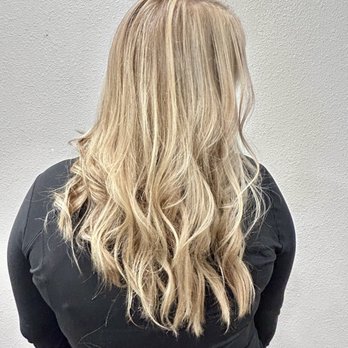 Sage + Mane Salon - Highlights & extensions - Hair Salons Near Me - Walnut Creek, California Sage + Mane Salon - Highlights & extensions - Hair Salons Near Me - Walnut Creek, California