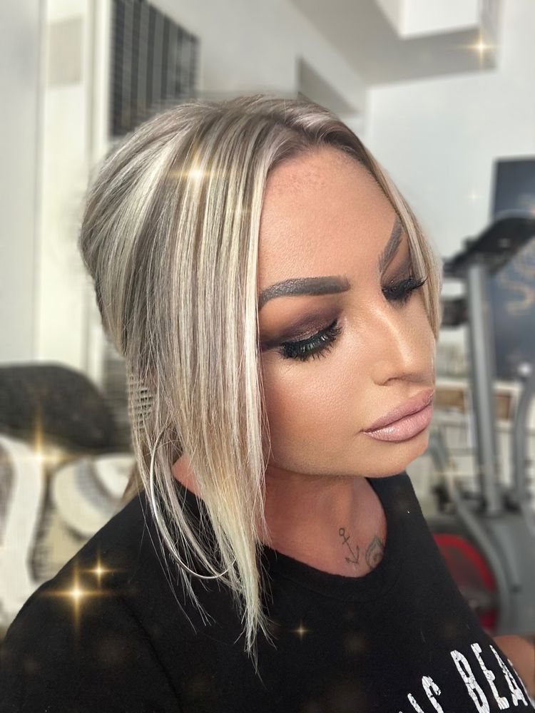 Bombshell Color Bar Logo